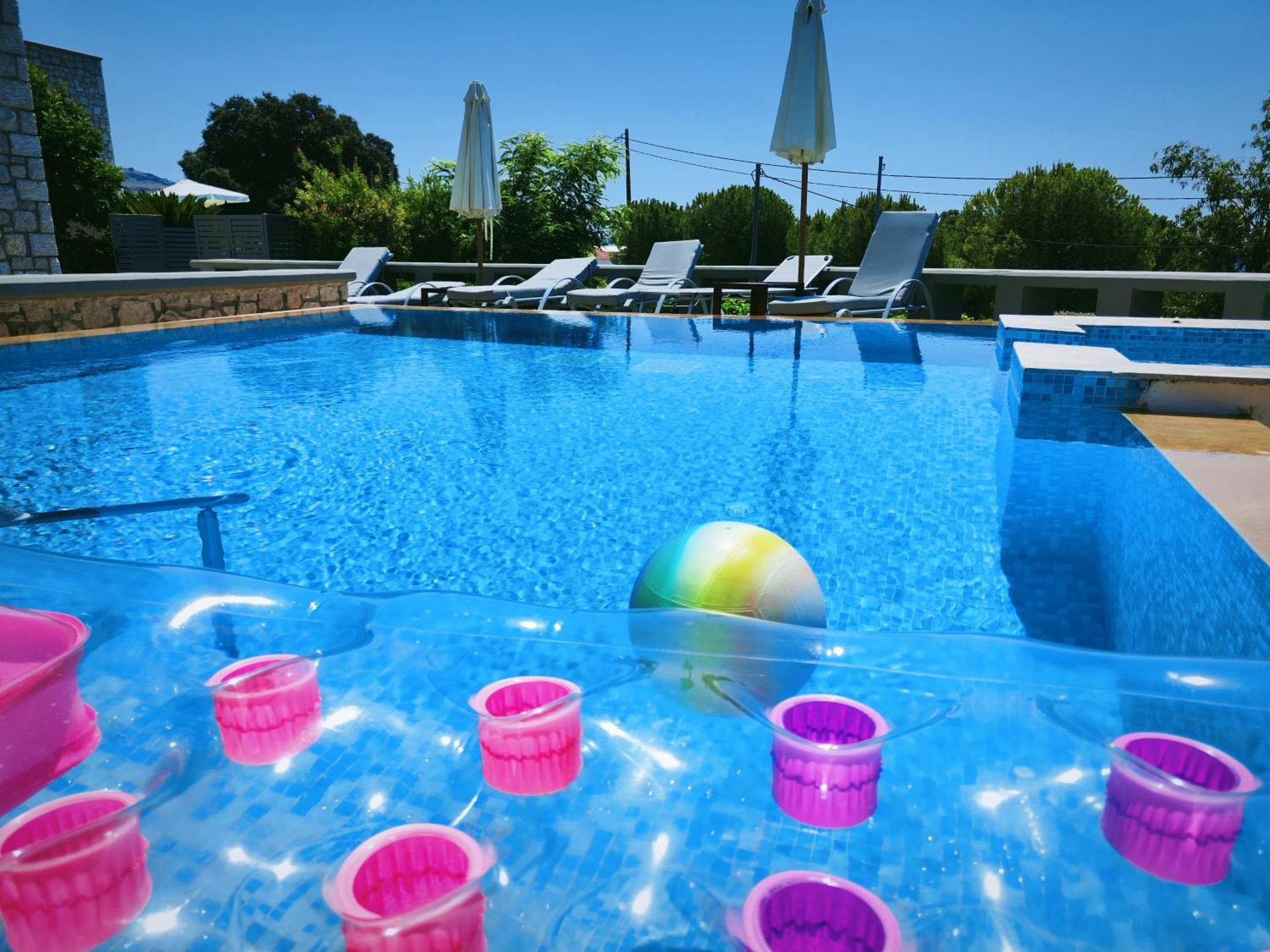 Villa Costamare - Enjoy Lazy Days On The Private Pool-Jacuzzi Pefki Exterior foto